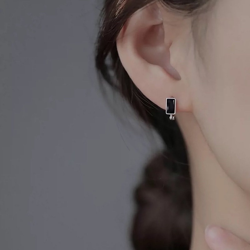 bông tai khoen tim, ngôi sao, chữ nhật viền đen xinh xắn