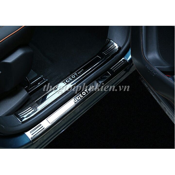 Ốp bậc cửa, Nẹp bước chân trong, ngoài xe Peugeot 3008 chất liệu titan