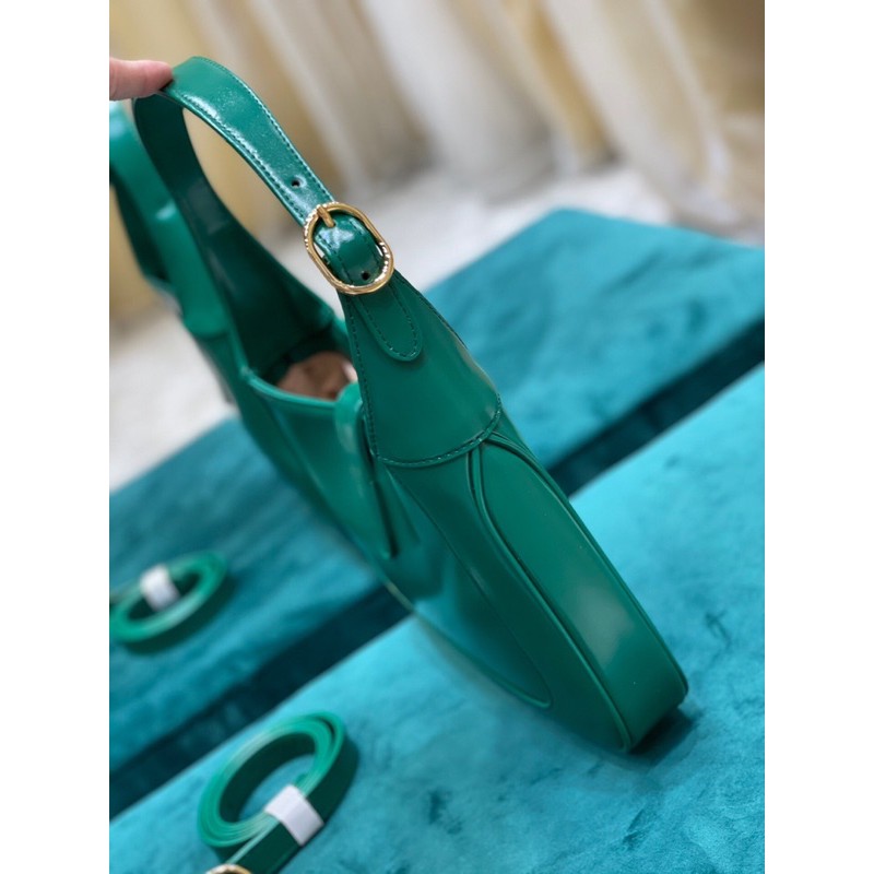 Túi xách Dây đeo vai thứ hai có thể được gắn chặt vào túi xách bằng khóa đưa phong cách thời trang hiện đại gucci GC gg