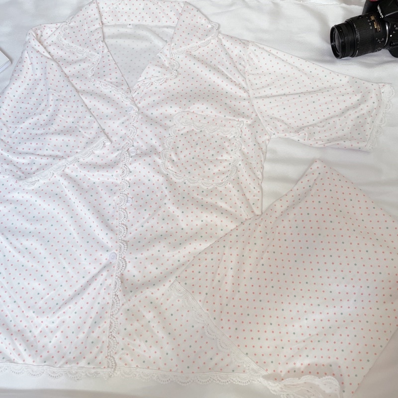 Bộ Đồ Ngủ Ngắn Tay Phối Ren Với Họa Tiết Chấm Bi Xinh Xắn Dành Cho Nữ | BigBuy360 - bigbuy360.vn