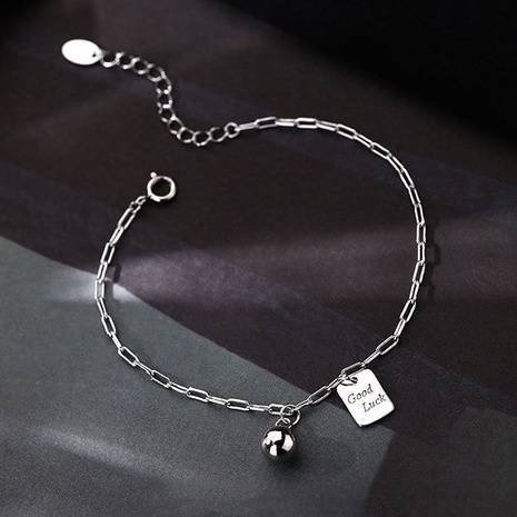 Vòng đeo tay nữ Madeline T28 kiểu dáng đơn giản nhẹ nhàng hiện đại