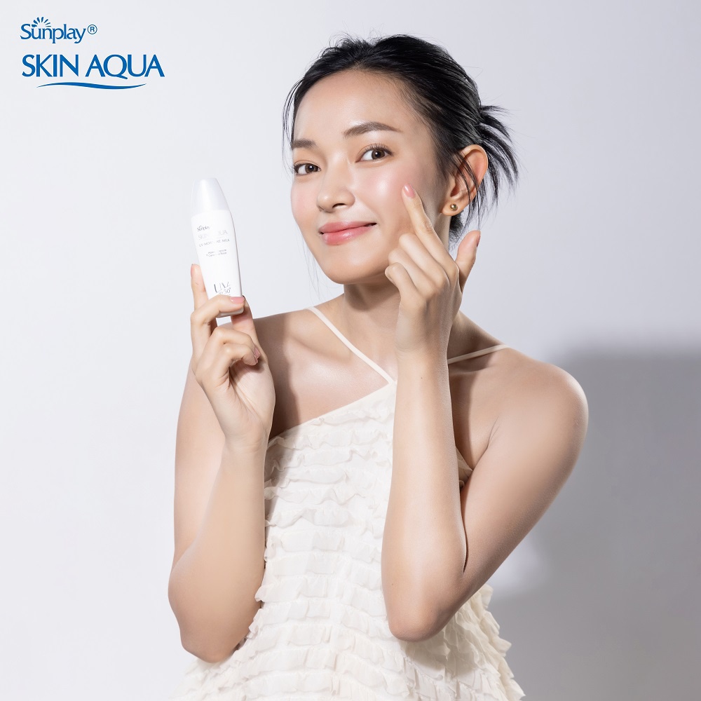 Sữa chống nắng dưỡng da ẩm mịn Sunplay Skin Aqua UV Moisture Milk SPF50+, PA++++ 30g