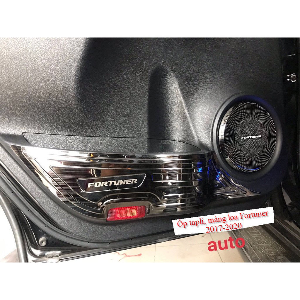 Ốp Tapli, màng loa Cánh Cửa Xe Toyota Fortuner 2017- 2021 Hàng TiTan Cao Cấp