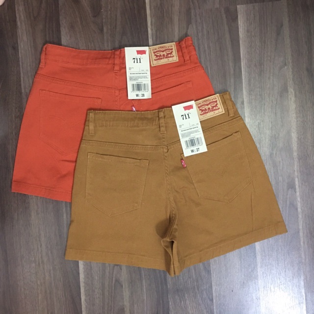 short jeans màu