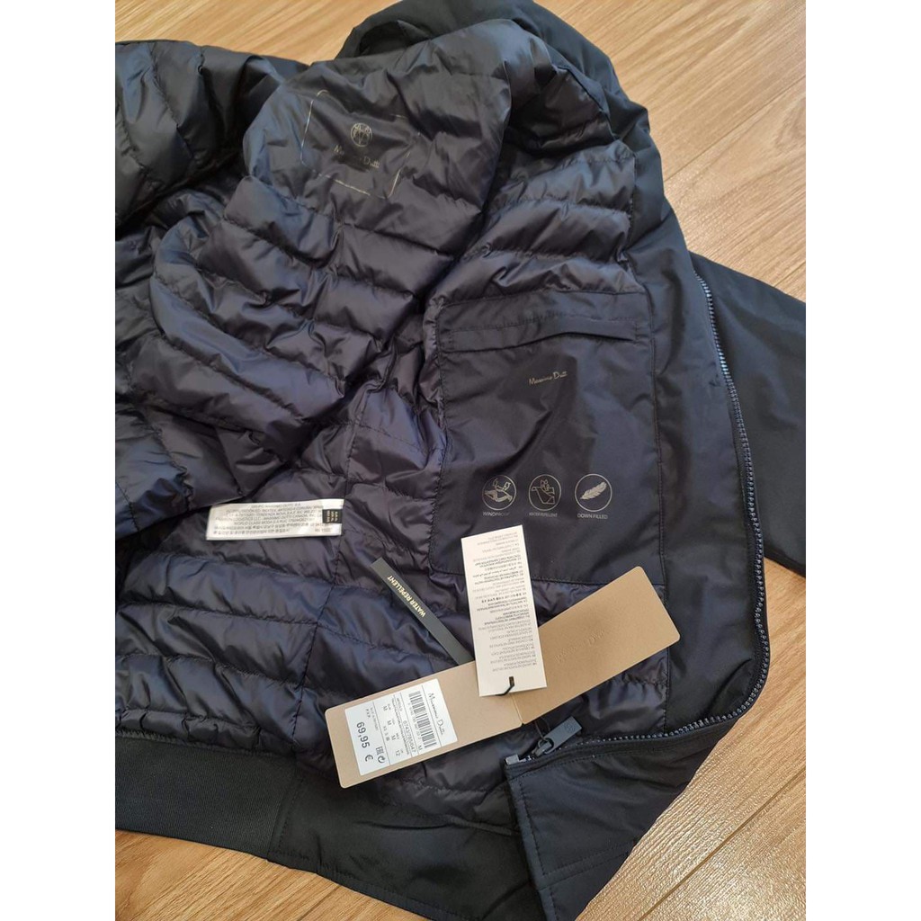 Áo khoác gió Massimo Dutti, trần lông vũ nhẹ bên trong, hàng dư xịn đét | BigBuy360 - bigbuy360.vn
