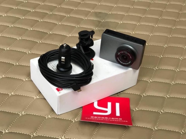 Yi 2k Xiaomi Camera hành trình ô tô xe hơi Xiaomi Yi 2k 1296p góc rộng 165 độ giao diện tiếng Anh kèm thẻ nhớ tốc độ cao | BigBuy360 - bigbuy360.vn