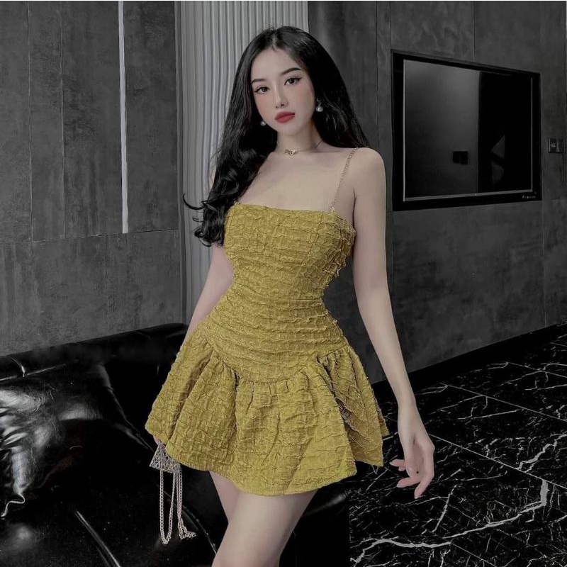 Váy 2 dây + cổ yếm xích ngắn xòe sexy | BigBuy360 - bigbuy360.vn