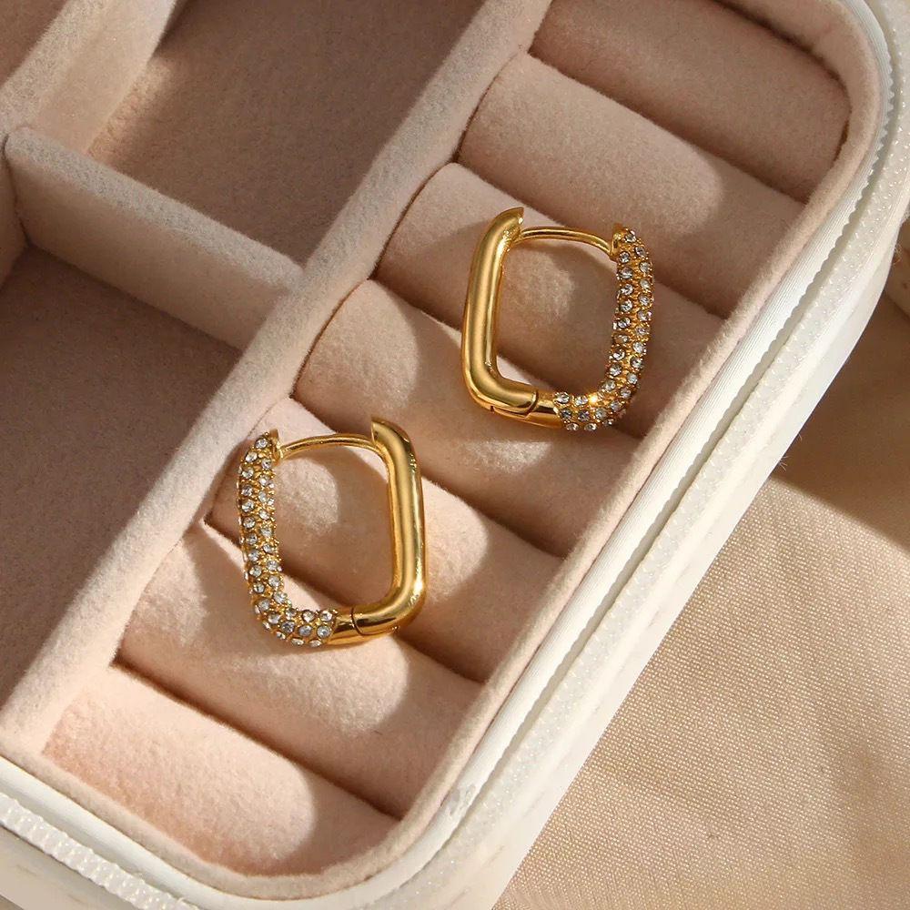 Khuyên Tai Nữ Phong Cách Pháp Cổ Điển Sang Trọng