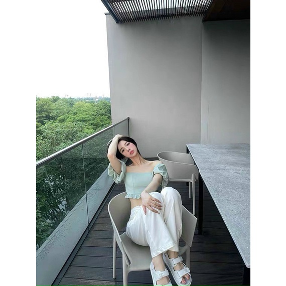 Áo Croptop Trễ Vai Ngắn Tay Bồng Bềnh Bo Chun Nhún Viền Bèo Duyên Dáng- AK0060 | bear.story