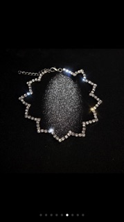 Choker đá ziczac