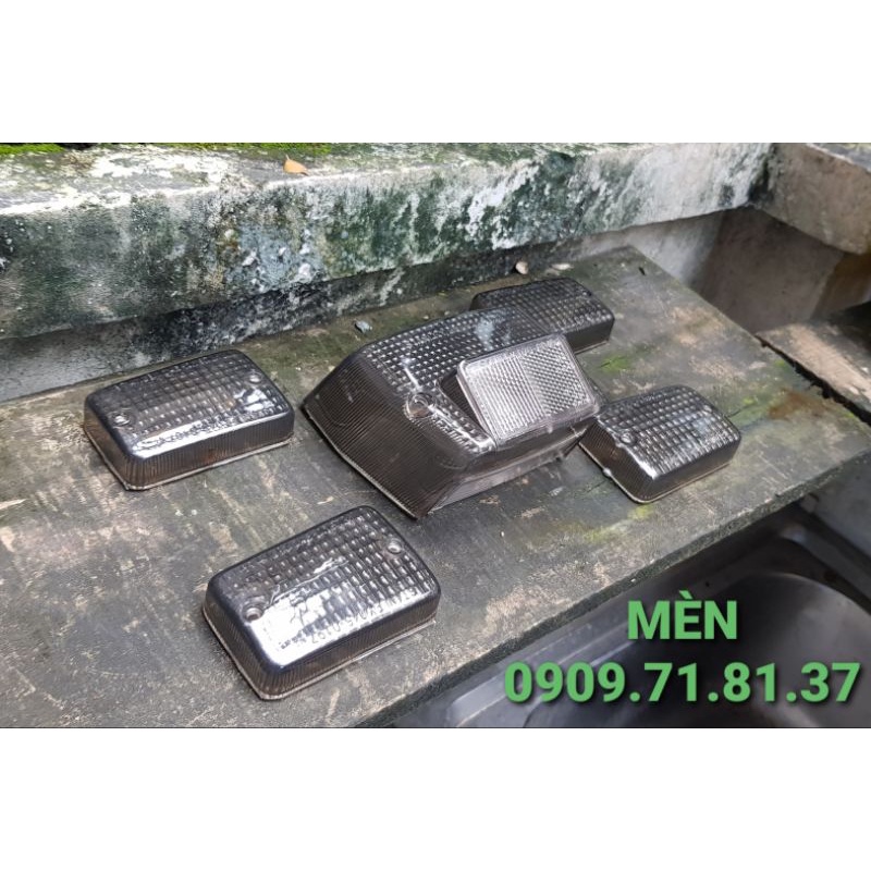 CHỤP XINHAN, ĐÈN HẬU CUB ĐÈN VUÔNG MÀU KHÓI