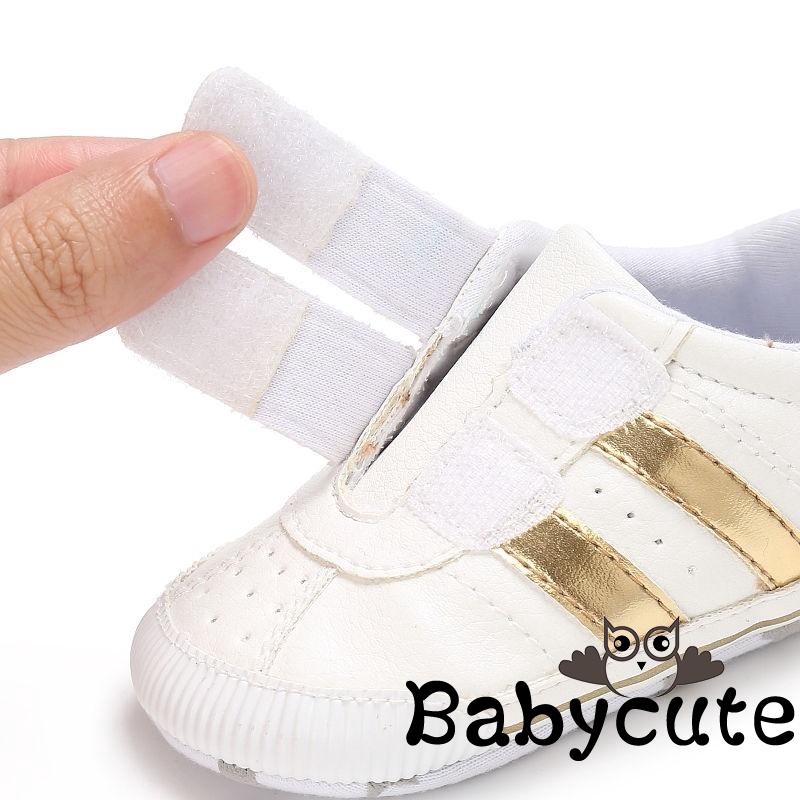 Giày thể thao khóa dán phong cách năng động dành cho các bé