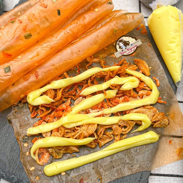 Bánh tráng dẻo tôm phơi sương cuộn bơ hành phi muối nhuyễn. BÁNH TRÁNG. VÂN NGUYỄN