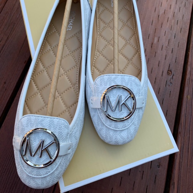 Giày Michael Kors logo chữ siz 7,5us