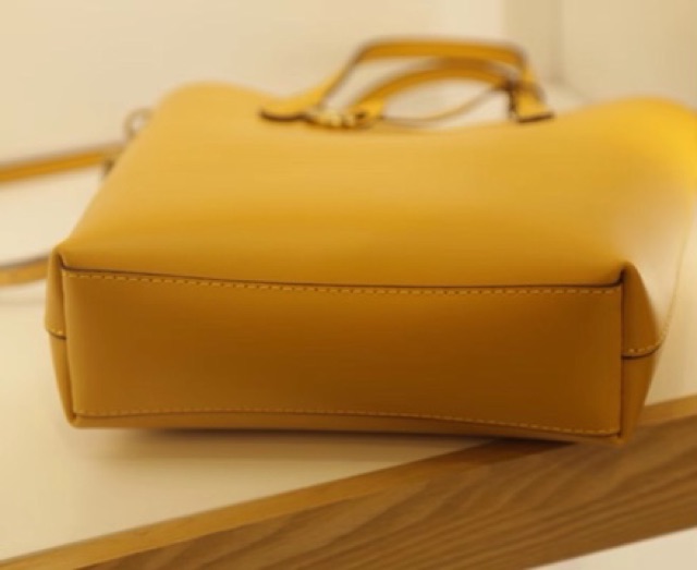 Túi tote công sở — màu vàng