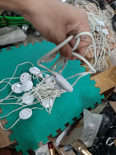 Dây tín hiệu , Dây nguồn có công tắc giữa 1m5 và 4 mét chịu tải 1kva hàng rã máy.