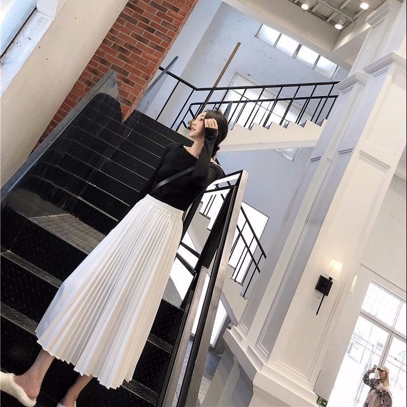 Chân váy xếp ly dài lưng cao phong cách Hàn Quốc đơn giản dễ phối quần áo