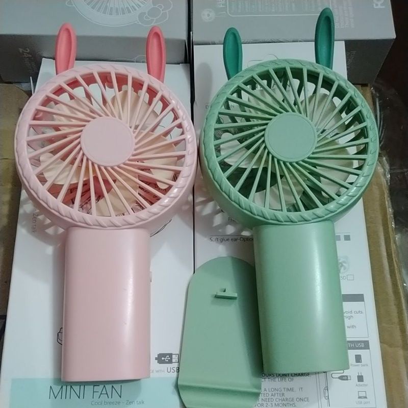 Quạt mini cầm tay Hình thú dễ thương pin sạc (Giao Màu Ngẫu Nhiên)