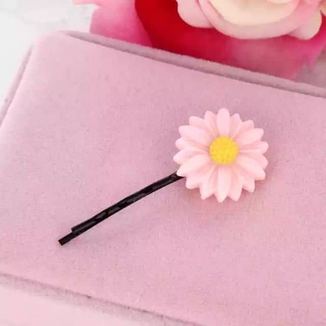 Kẹp tóc hoa cúc pink