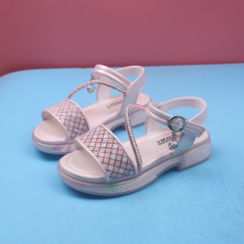 Sandal cho bé gái - dép quai hậu cho bé đi học siêu nhẹ đính hạt quai chéo điệu đà QCCC fullbox size đại 211 (sz26-sz36)