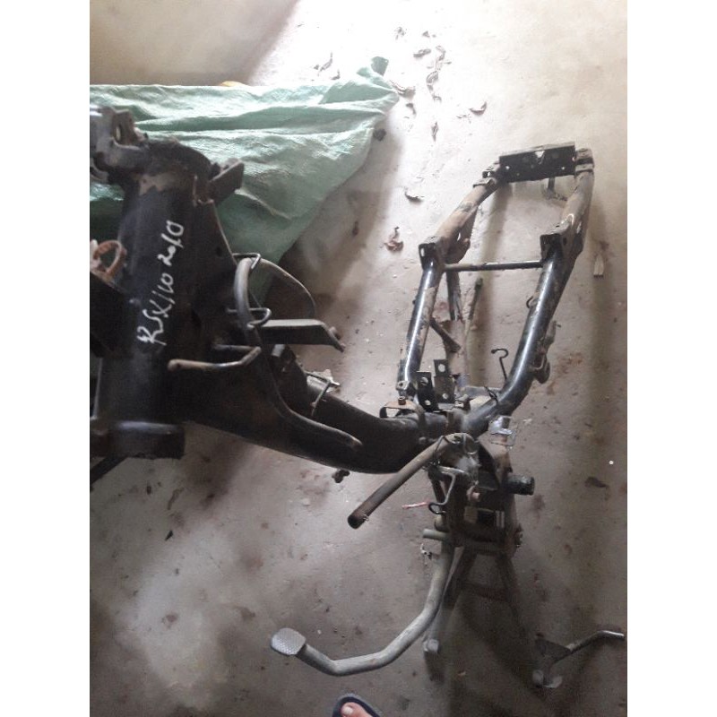 Sườn xe ws110 hay rsx110 rin rã xe.Còn nguyên xi rin,đời đầu,có trầy.