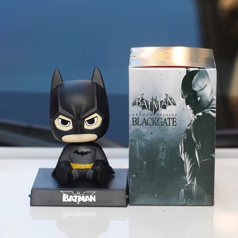 [DECOR] Trang trí taplo ô tô hình Batman lắc lư đầu dễ thương kèm giá đỡ điện thoại, trang trí góc làm việc-Chitty House | BigBuy360 - bigbuy360.vn