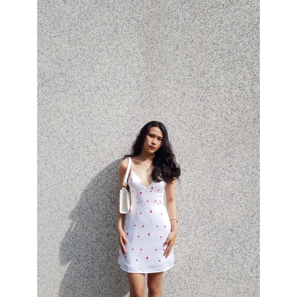 Đầm satin cúp ngực