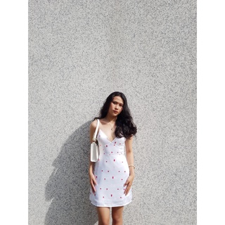 Đầm satin cúp ngực