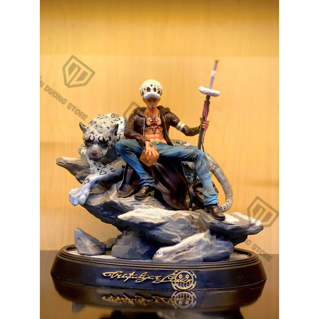 Mô Hình Trafalgar D. Water Law Bác sĩ tử thần - Tượng Figure One Piece