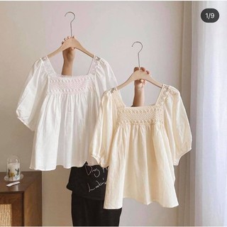 Áo tay phồng họa tiết cổ vuông