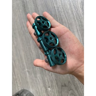 núm nhôm màu titan gắn càng thắng mọi dòng xe