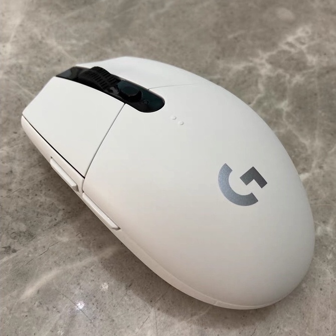 Chuột Máy Tính Không Dây Logitech G304 Lightspeed 25600 DPI 6 Phím tặng kèm Pin GP Alkanline LR6 1.5v. Nhà sản xuất: OEM