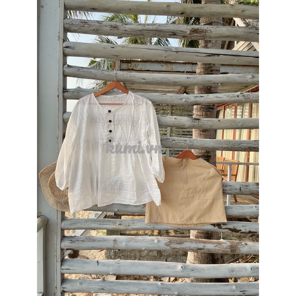 Kumivn đi biển set 3 món áo babydoll trắng, áo 2 quai trong và chân váy be phom rộng