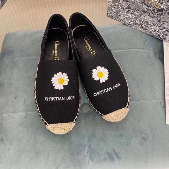 Giày slipon hoa cúc