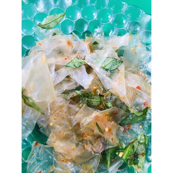 Bánh tráng phơi sương trộn tắc,muối nhuyễn,sốt ớt đỏ/ xanh dầu tỏi