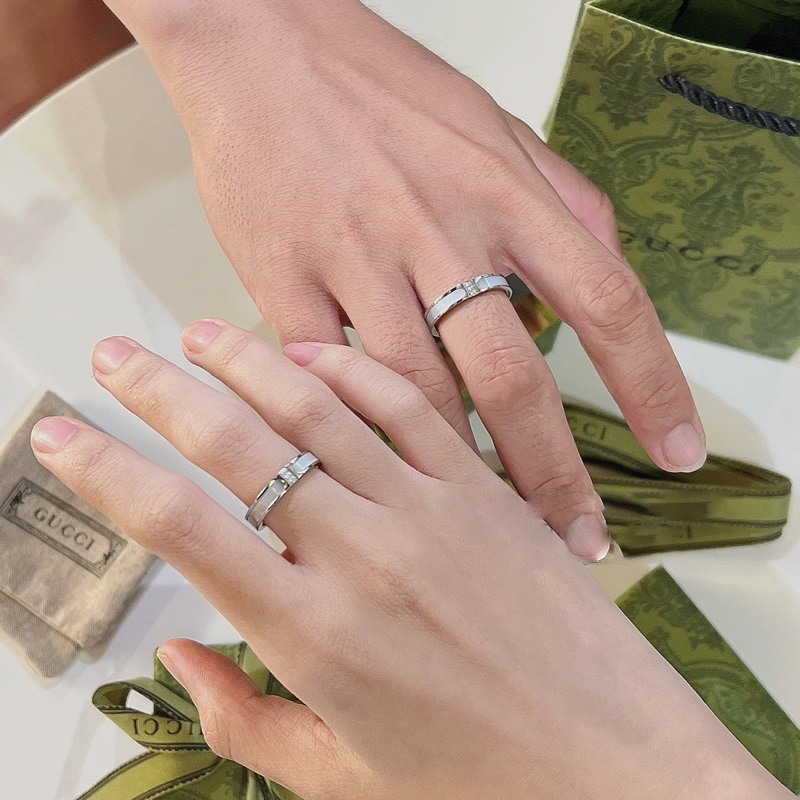 Nhẫn cặp đôi Gucci -Nhẫn titan đính xà cừ -Không gỉ ,không phai màu Full box cao cấp-Khắc tên theo yêu cầu