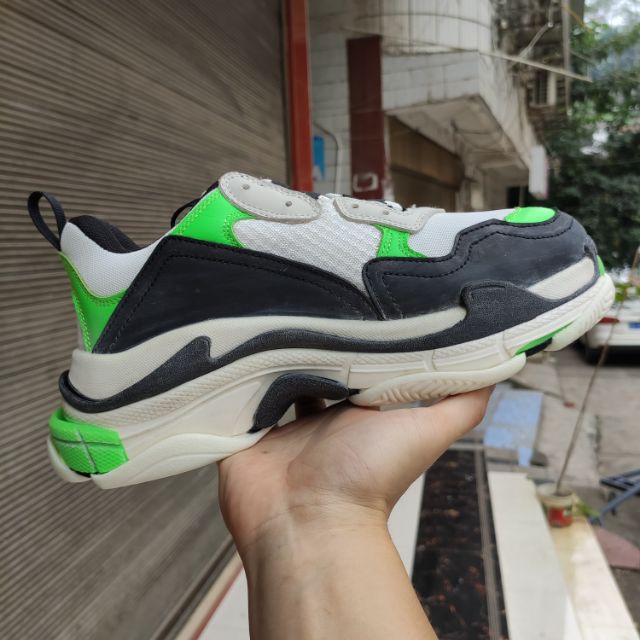 Sneaker Giá Rẻ LC