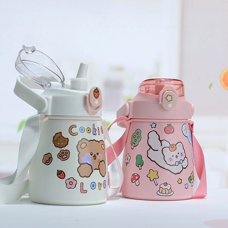 Bình đựng nước giữ nhiệt 850ml có ống hút và dây đeo cực cute