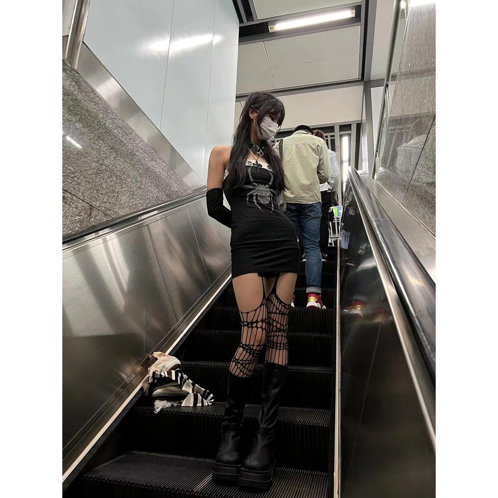 Niche Thiết Kế Nóng Bỏng Đầm Ôm Hông Màu Trơn Phong Cách Desire Mới Mùa Hè Cho Nữ