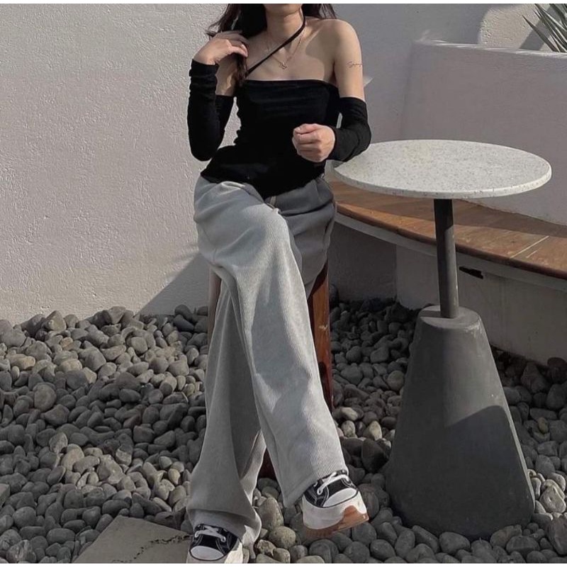 set áo đen chéo dây + quần gân suông xám