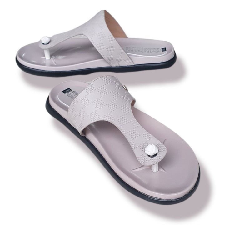 Dép xỏ ngón nữ thời trang Trường Hải màu đen đế siêu nhẹ cao 2,5cm N145