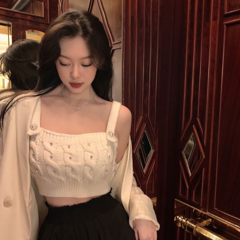 Áo dệt kim hai dây dáng ngắn ôm màu trắng đính đá thời trang mùa hè cho nữ
