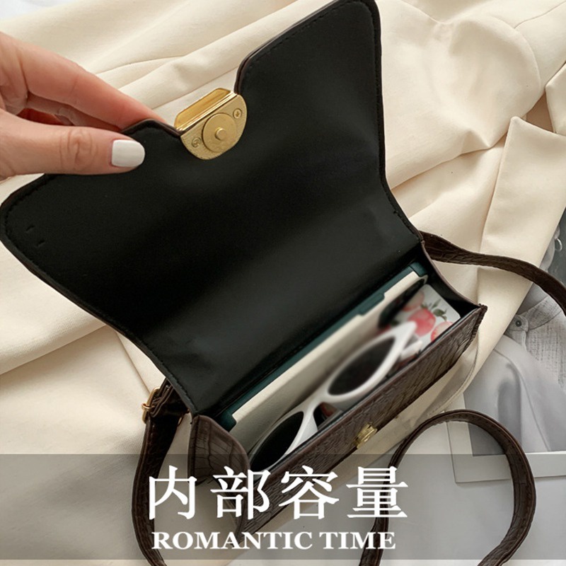 Túi Đeo Chéo Dây Xích Thời Trang Retro Cho Nữ
