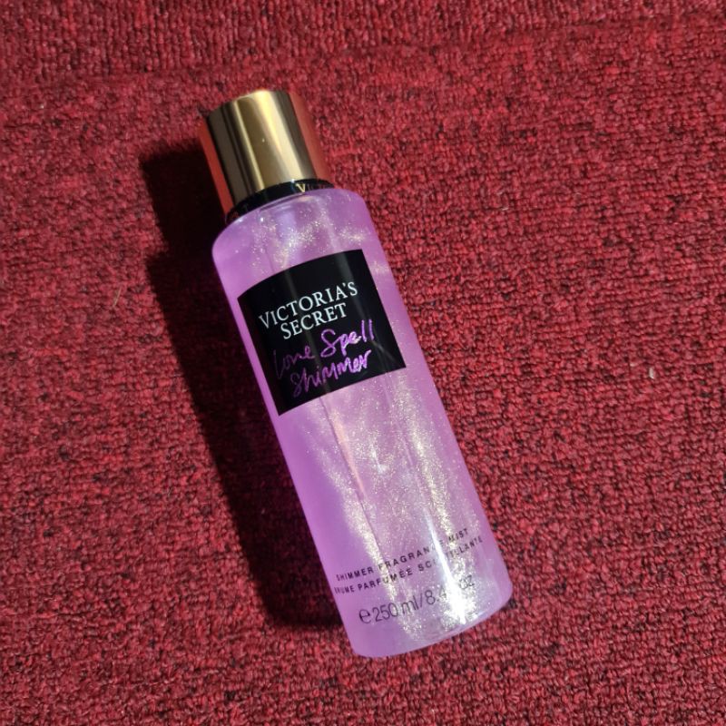 Xịt thơm mist nước hoa nhũ kim tuyến Victoria's Secret - Love Spell Shimmer - Shimmer Fragrance Mist 250mL