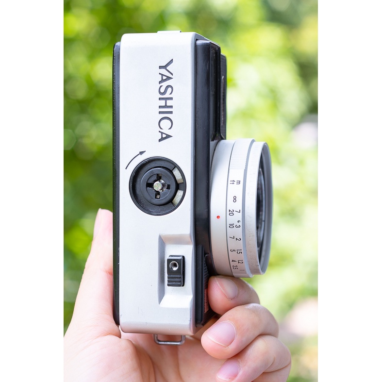 Máy ảnh film cổ cực vintage Yashica