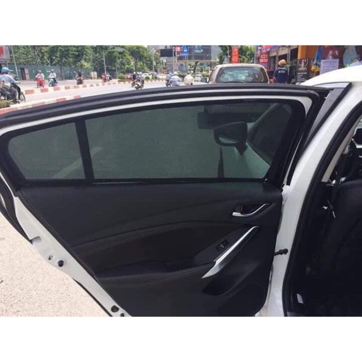 Tấm chắn nắng Suzuki Ertiga, chắn nắng theo xe hút nam châm Ertiga kèm chân gài