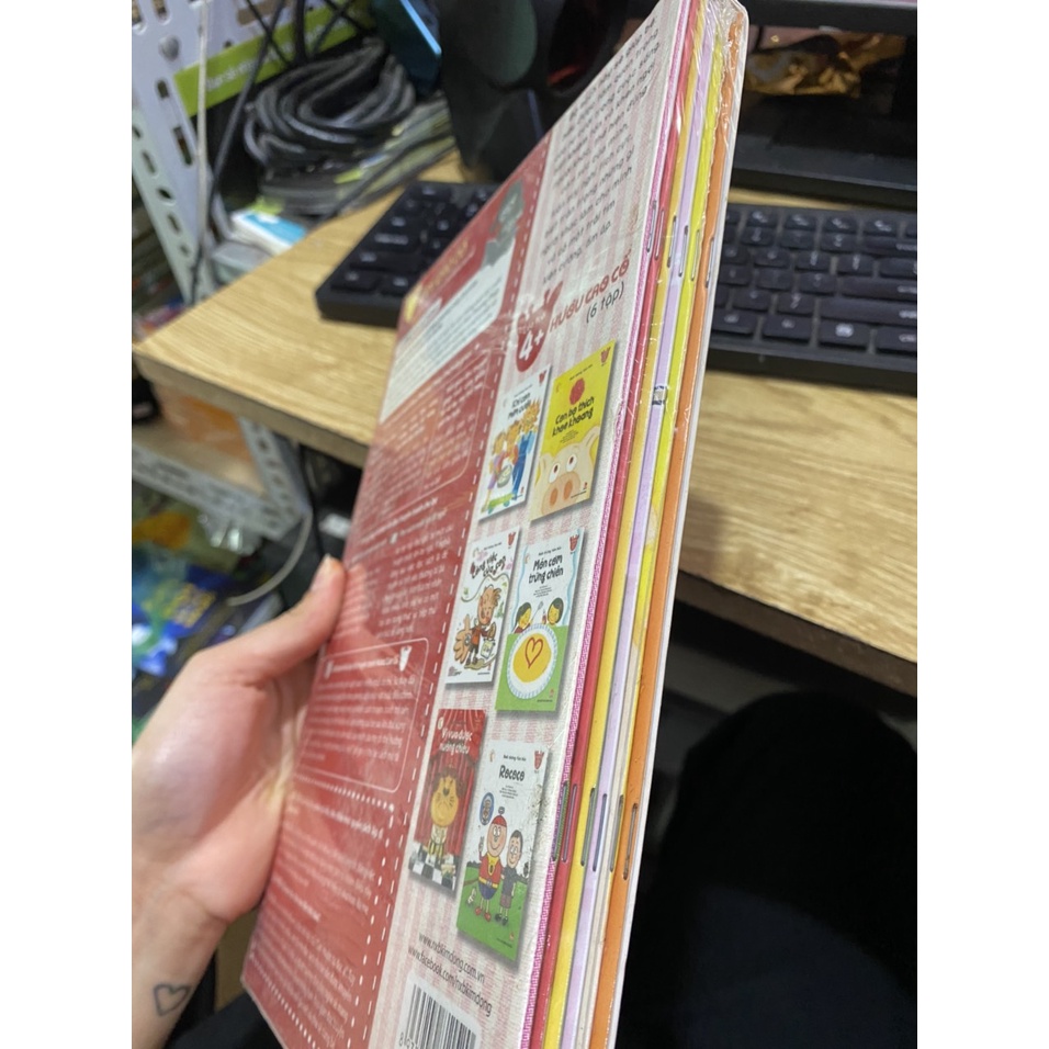 Sách - Nuôi dưỡng tâm hồn : Hươu cao cổ ( Kim Đồng )