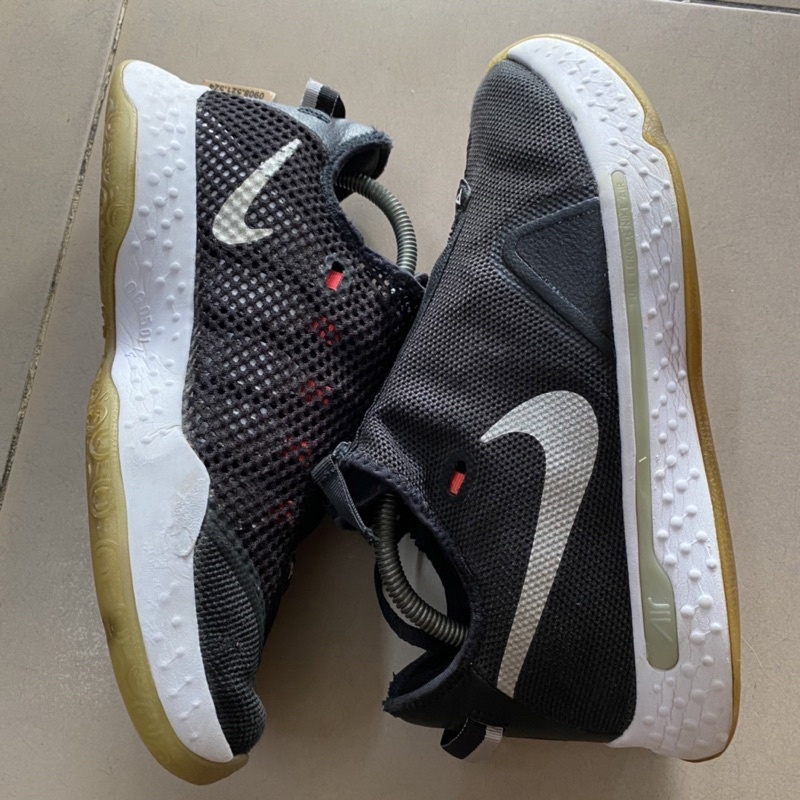 Giày chính hãng đã qua sử dụng