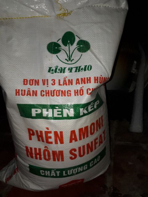 1kg phèn chua nghiền vụn chưa trưng cất. Dùng khử mùi.