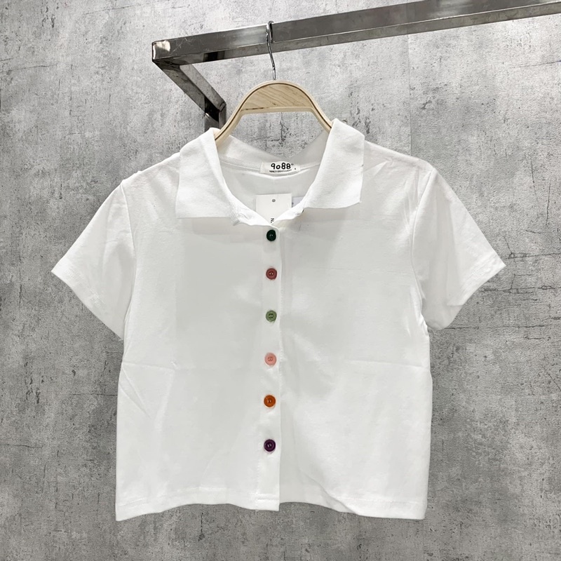Áo croptop polo trắng nút